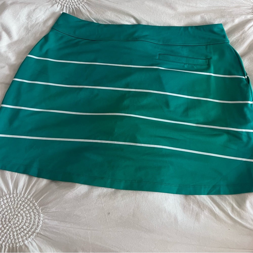 Nike Women's Golf Green and White Skirt - Picture 2 of 3